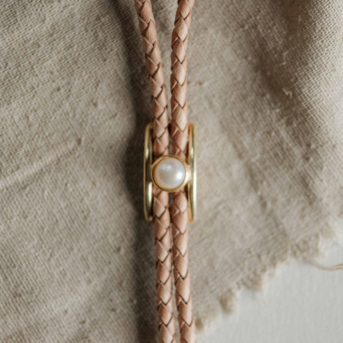 Commonform - Shepherd Bolo Tie // Stone