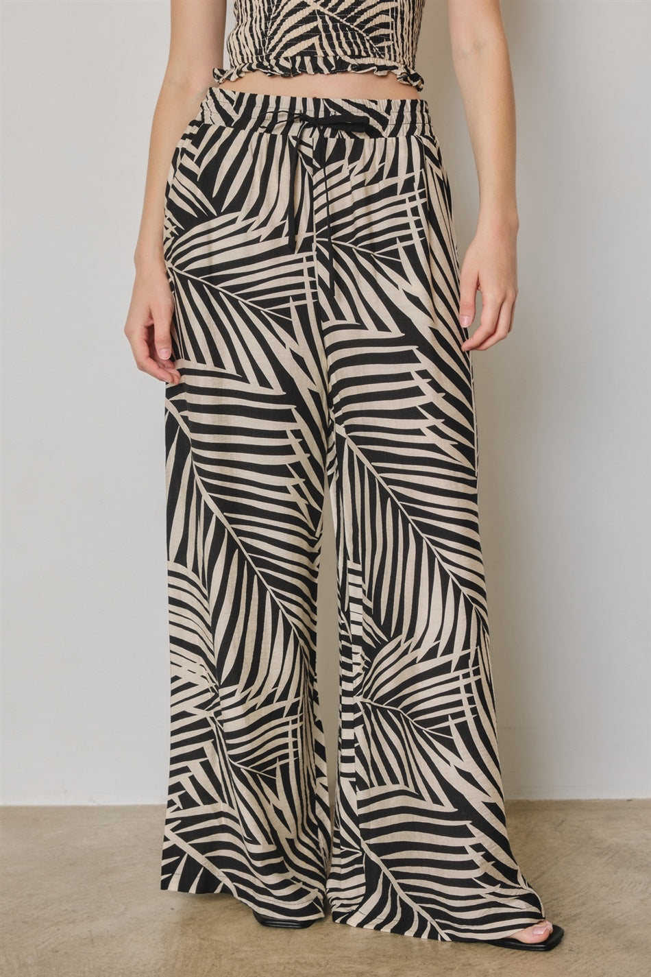 Dress Forum - Tropical Leaf Print Wide Leg Pants