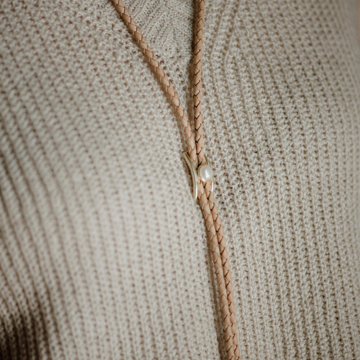 Commonform - Shepherd Bolo Tie // Stone
